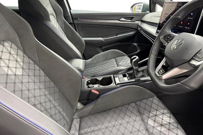 VOLKSWAGEN Golf Photo 10