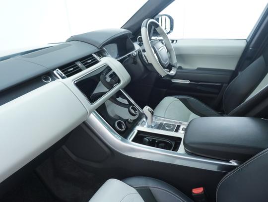 Land Rover Range Rover Sport Photo 723910aa-7402-4ff3-8d71-0d3be2ab720a.jpg