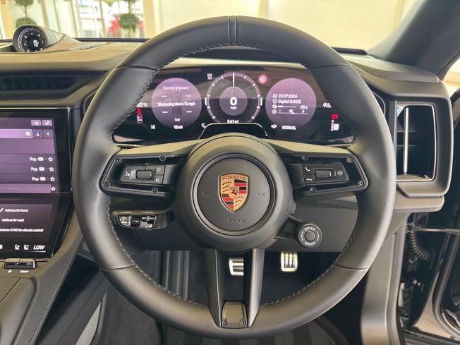 Porsche Cayenne Electric Photo 25