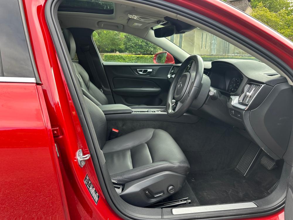 Used Volvo V60 KP69LTY 19