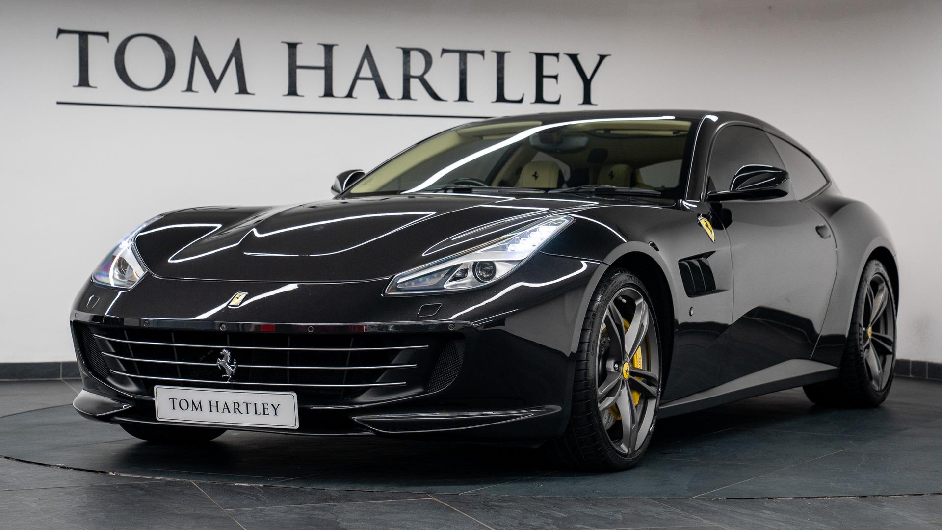 Ferrari GTC4 Lusso Photo 727cfe6d-d86c-4459-ae3b-53bff2a42d3f.jpg