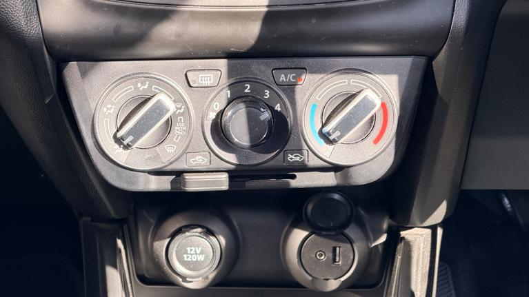 Used Suzuki Swift WV70UXG 9