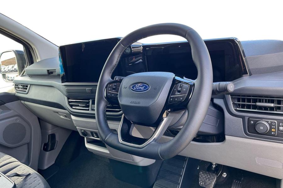 Ford TRANSIT CUSTOM Photo 72a07317-aef9-4f75-accf-c73504af4dc2.jpg