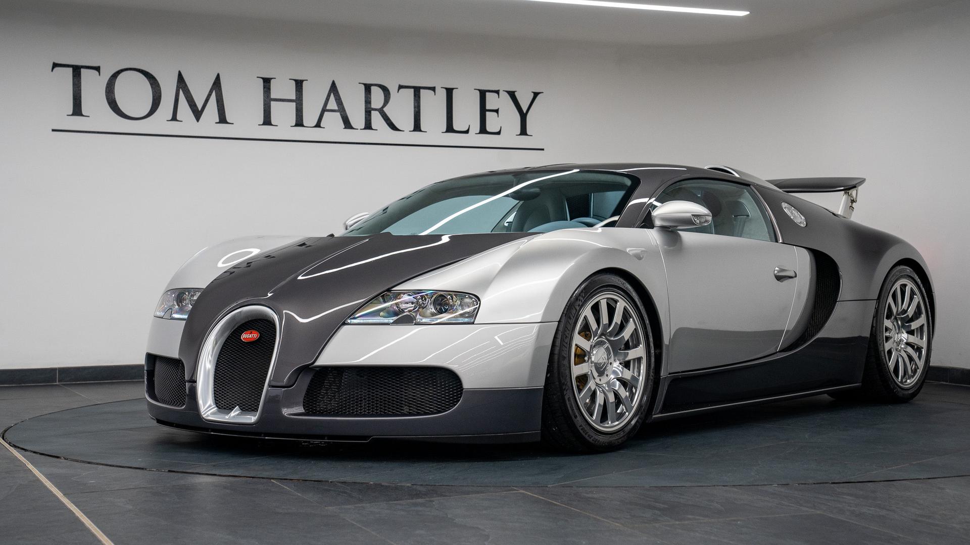 Bugatti Veyron Photo 72a207a6-34a6-4a1e-adbb-a43f8ef5322e.jpg