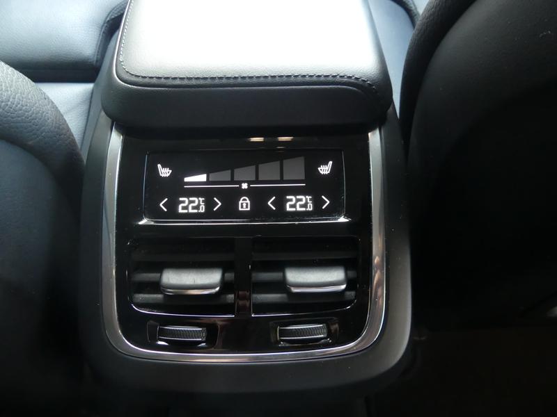Volvo XC60 Photo 72b75bf1-d8fb-4ff9-a60d-c1b0212682b8.jpg