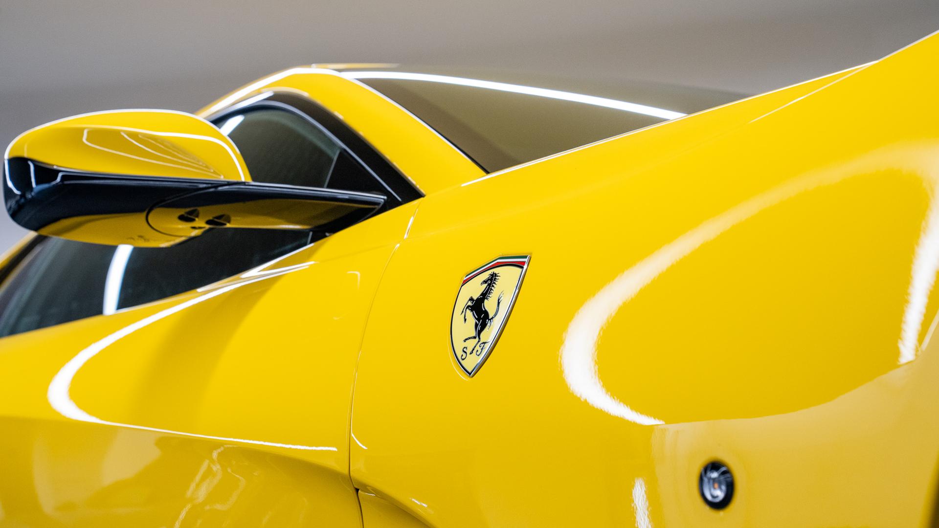 Ferrari 812 Photo 72ba0c98-cabf-4869-a45e-461aa02415a9.jpg