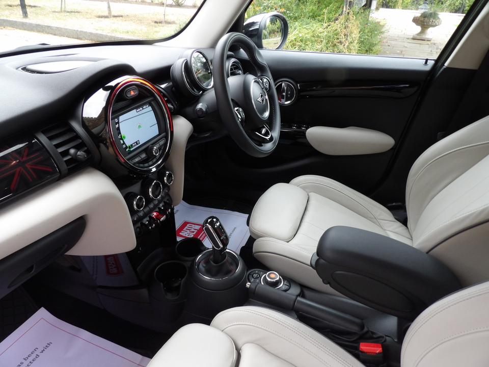 Used MINI Hatch YK19PVA 4