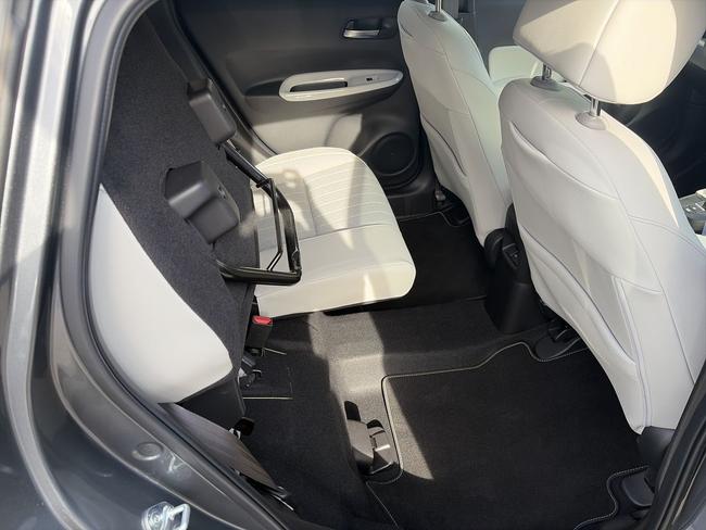 Honda Jazz Photo 72c3b5be-0336-4331-9a32-e90a622453fa.jpg