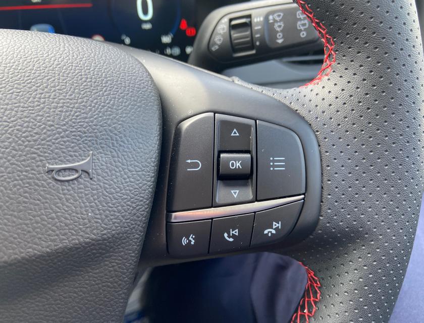 Ford Focus Photo 72c5af97-c5c6-46a2-83b2-49562d0782a7.jpg