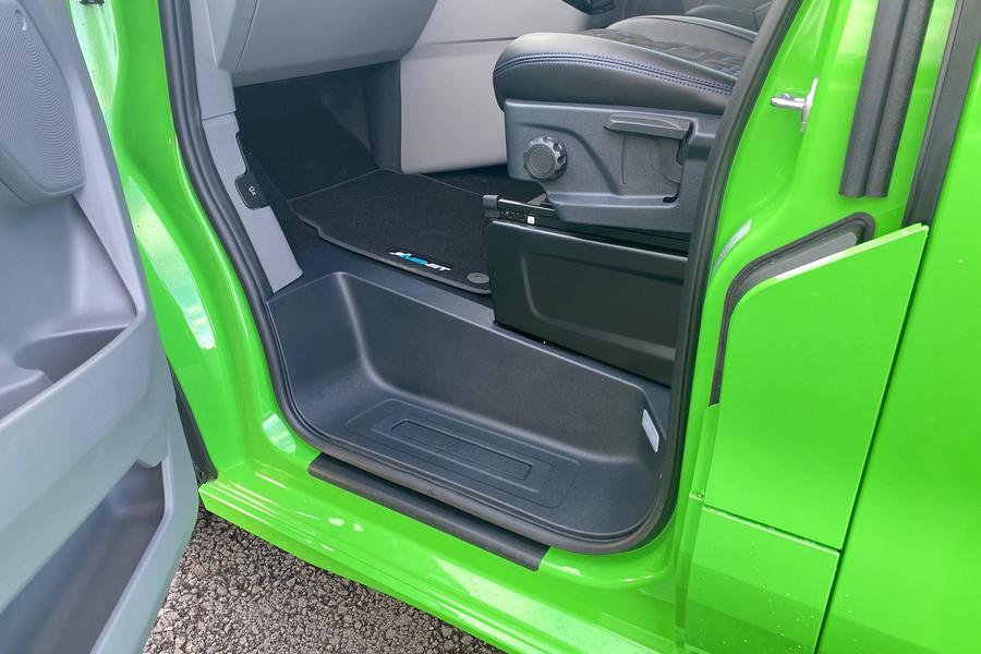 Ford TRANSIT CUSTOM Photo 72d94ee0-fe23-41a5-ae7b-34a6303e1c12.jpg