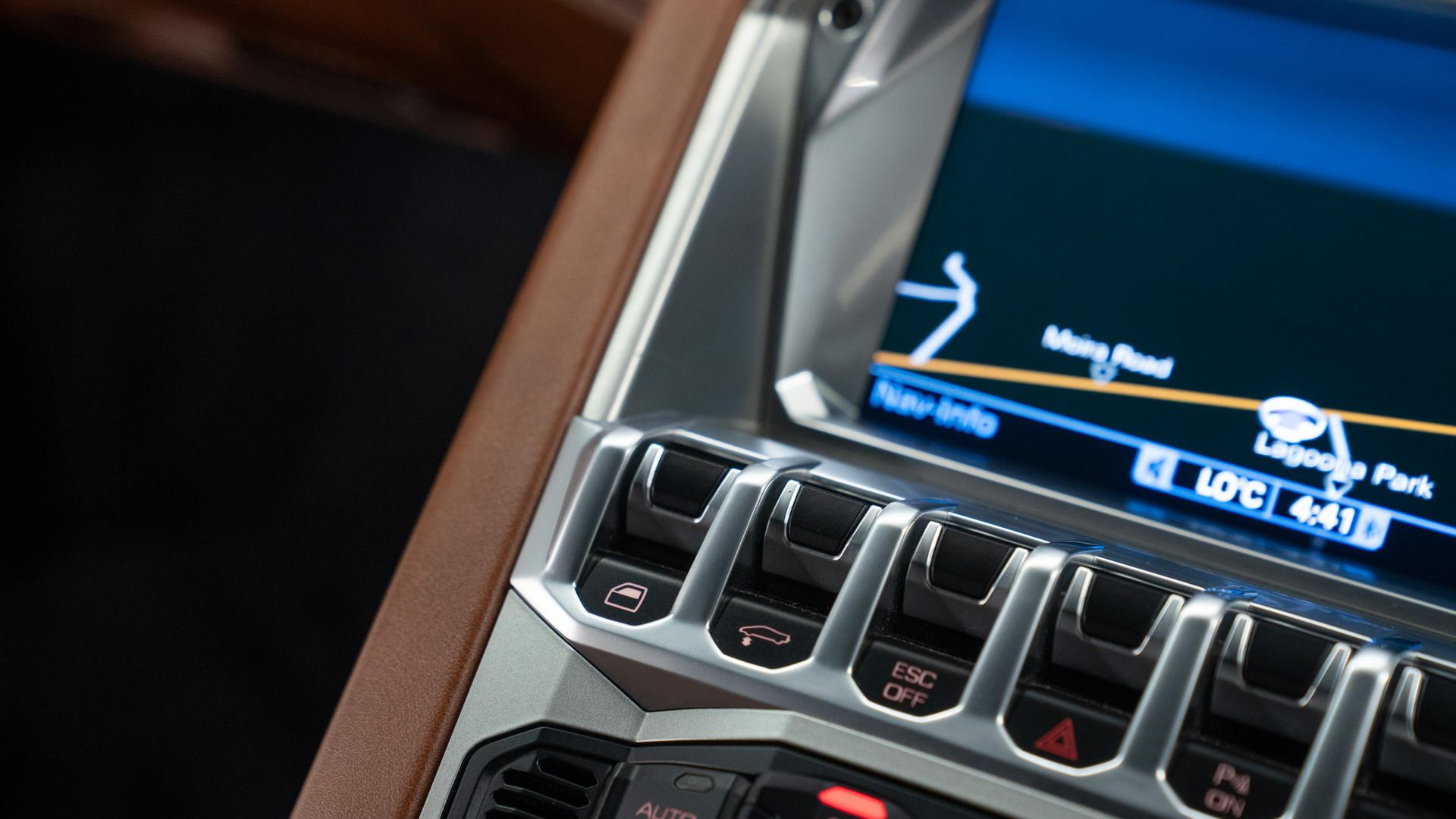 LAMBORGHINI Aventador Photo 72dedc52-e9f6-465e-bdac-cc7be9659b9d.jpg