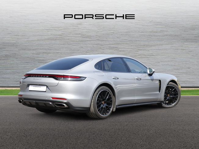 PORSCHE Panamera Photo 3