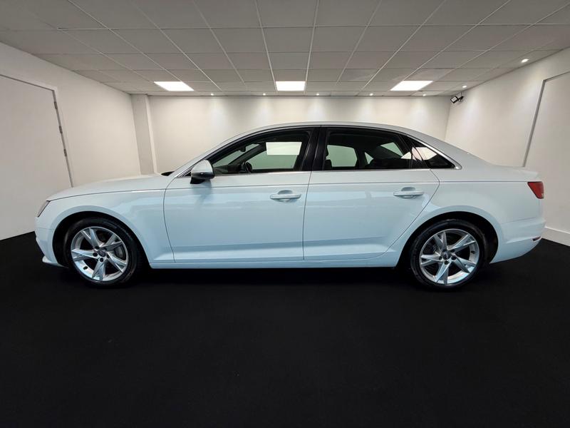 Audi A4 Photo 7309ca56-ae66-4113-b328-f1f8f400fbaf.jpg