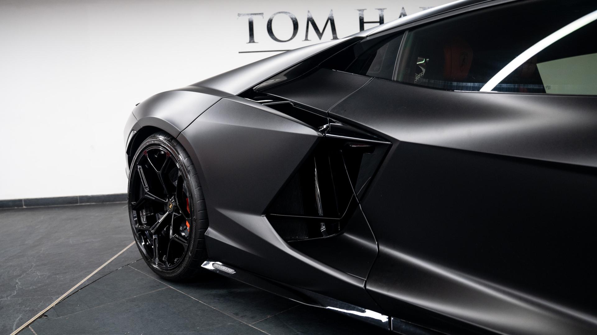 LAMBORGHINI Revuelto Photo 73104e77-3d26-42b8-9f29-500c8bcd5f42.jpg