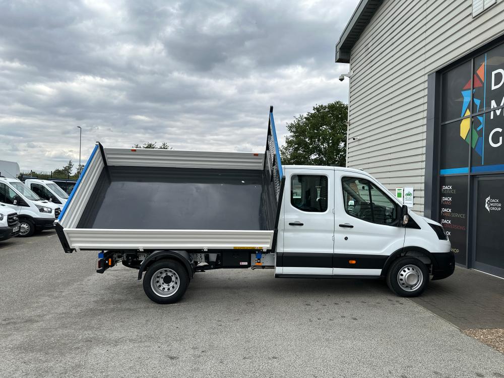 Ford Transit Photo 732f0010-3b3c-4e29-96a8-80821a3667c9.jpg