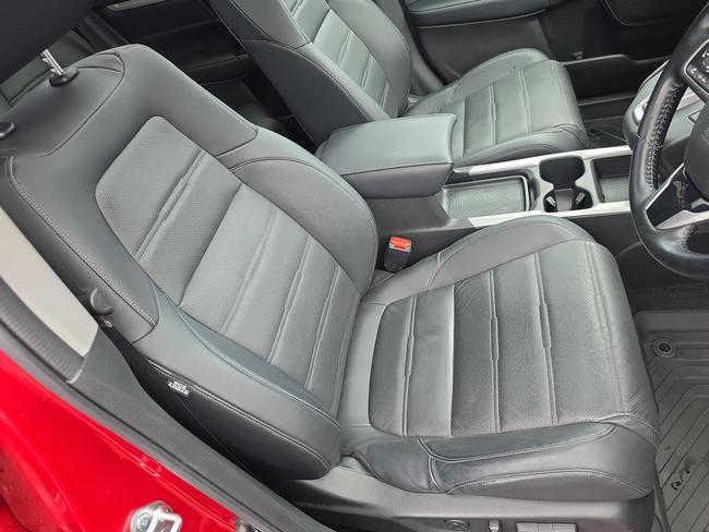 Honda CR-V Photo 732f238d-85f2-4594-a6a3-0b245eaa6f8f.jpg