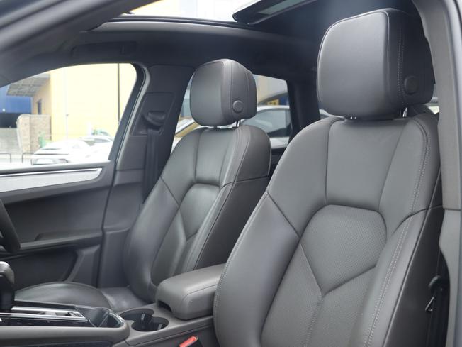 PORSCHE Macan Photo 31
