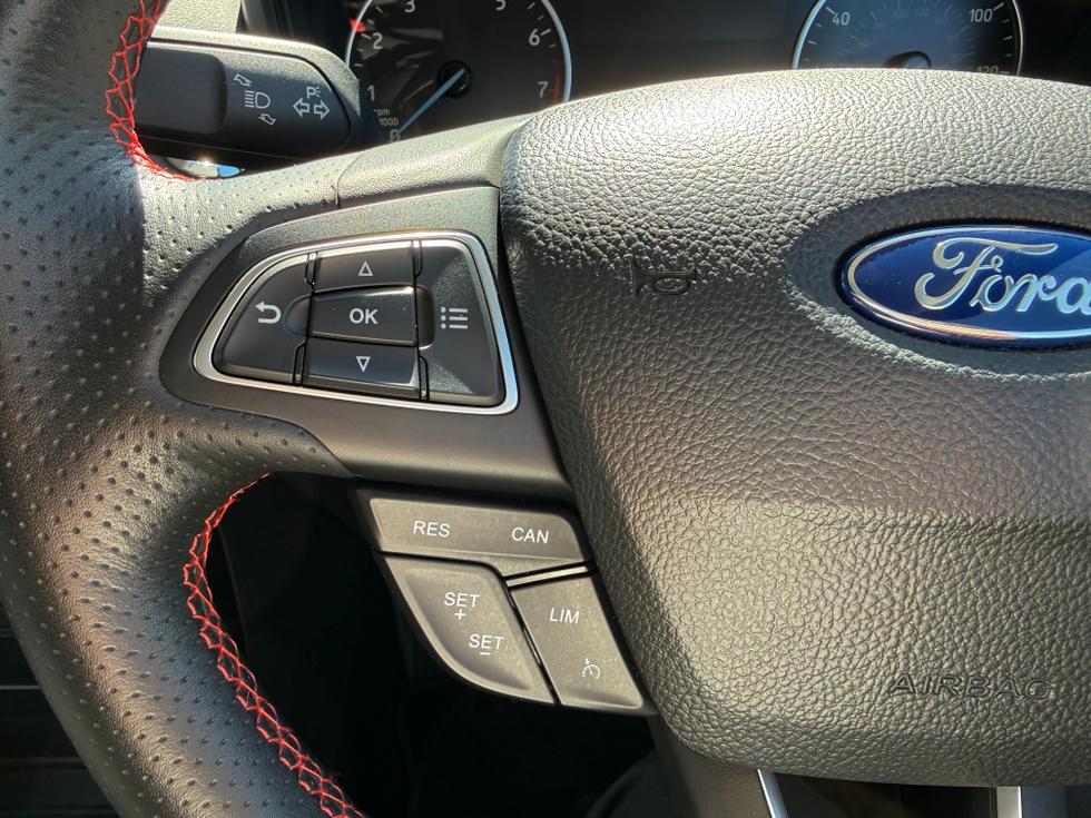 Ford EcoSport Photo 73798d6c-289a-4a02-8a76-5928945aa2ac.jpeg
