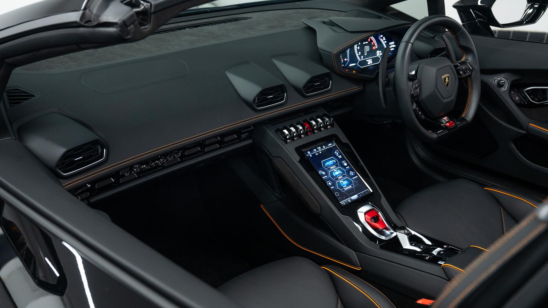 LAMBORGHINI Huracan Photo 7382d5a5-62ad-4df5-a154-3f1118b5dc29.jpg