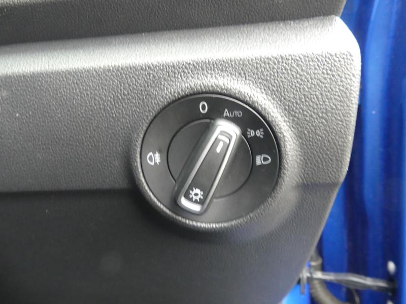 Volkswagen T-Roc Photo 739dc9a4-661f-40f9-bdd6-16990b87d1dc.jpg