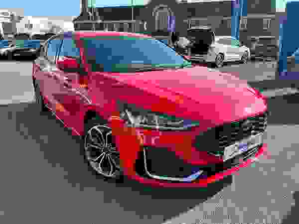 Used 2022 Ford Focus 1.0T EcoBoost MHEV ST-Line Vignale Hatchback 5dr Petrol Hybrid Manual Euro 6 (s/s) (155 ps) at Dinnages