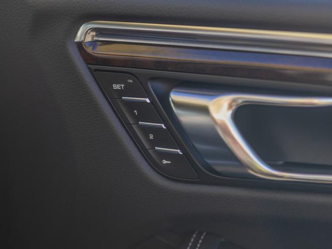 PORSCHE Macan Photo 29