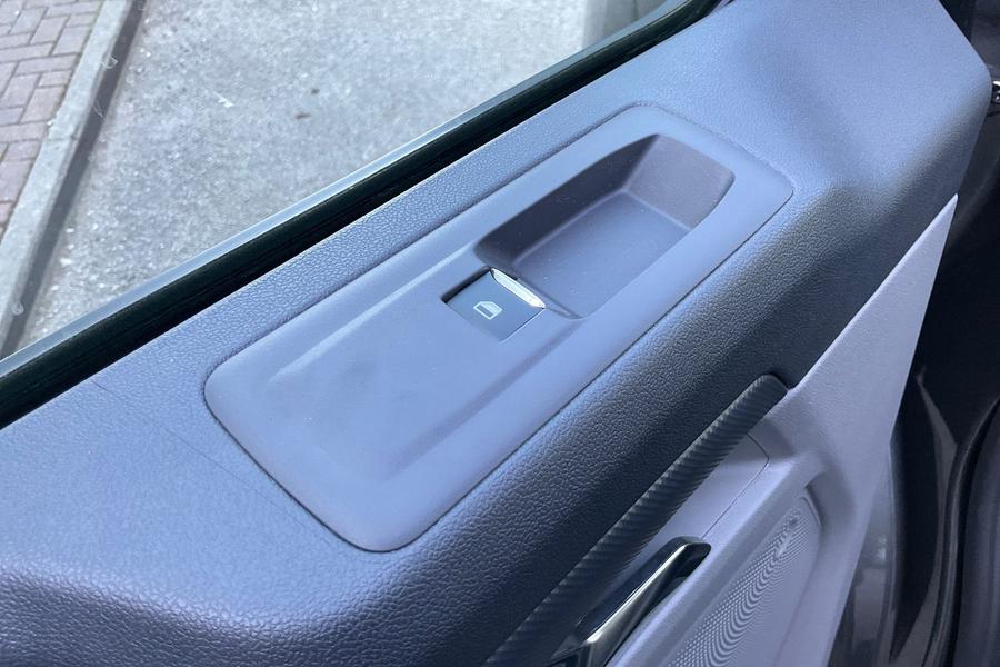 Ford TRANSIT CUSTOM Photo 73ba495a-b6e1-4a27-a3c1-ad1eb87ccd4a.jpg
