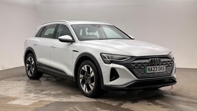 Audi Q8 e-tron Photo 1
