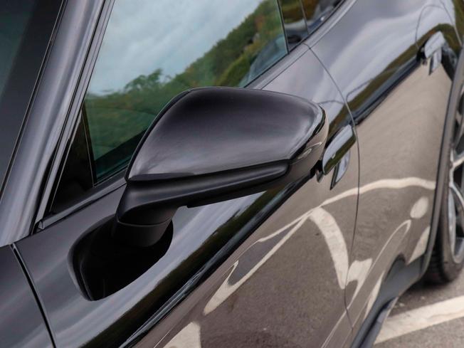 PORSCHE Taycan Photo 14