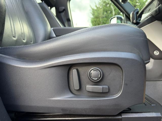 Land Rover Defender 110 Photo 73ef1971-0d89-4895-9cf2-dcb4c336609b.jpg