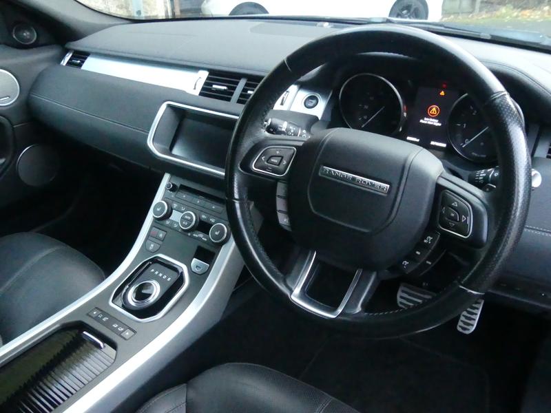 Land Rover Range Rover Evoque Photo 73f98d22-ba6a-4bcd-8953-5689e169d562.jpg