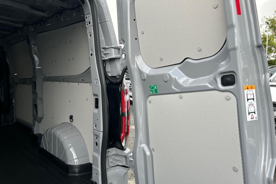 Ford TRANSIT CUSTOM Photo 740ad857-14cf-424f-907b-6db8c232d802.jpg