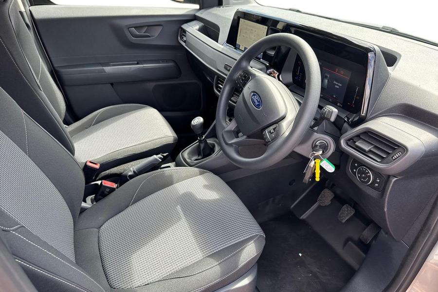 Ford TRANSIT COURIER Photo 7413b42d-4dad-4499-a82d-5de9552dcab5.jpg