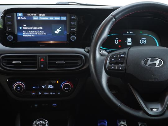 Hyundai i10 Photo 7416786a-47e2-40e7-87f0-27ab5ebf3436.jpg