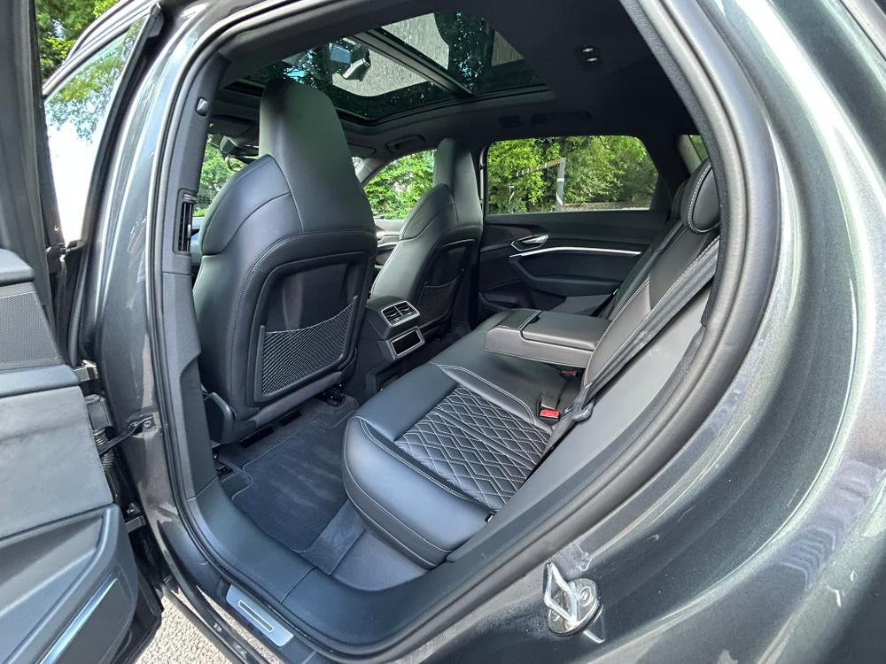 Used Audi e-tron HG72KVC 28