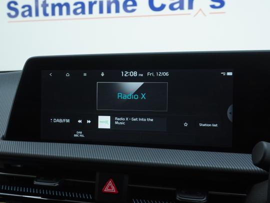 Kia EV6 Photo 74327cf1-d6a8-4bb5-bbb1-7378b98bc4c3.jpg