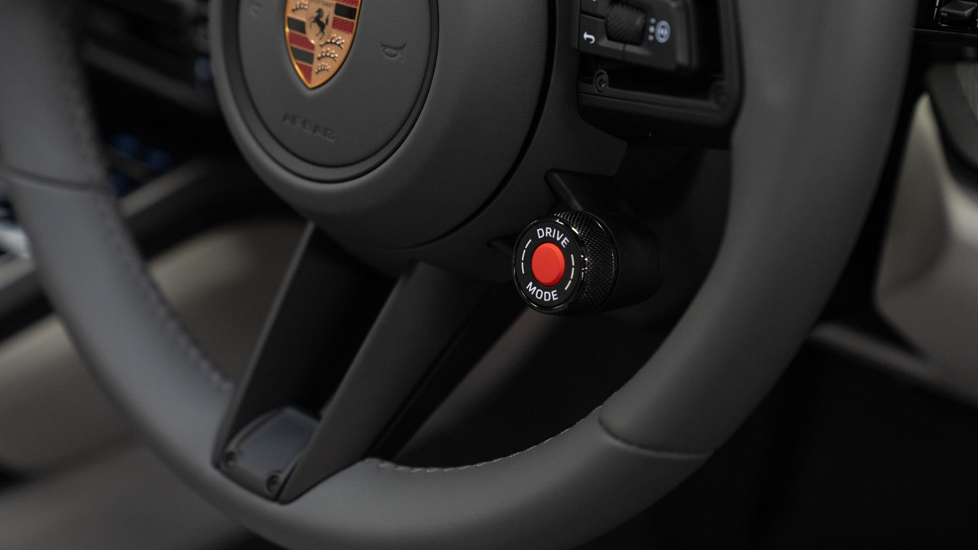 Porsche 911 Photo 7433f5d2-b160-4b53-8c26-cba82f2e50f9.jpg