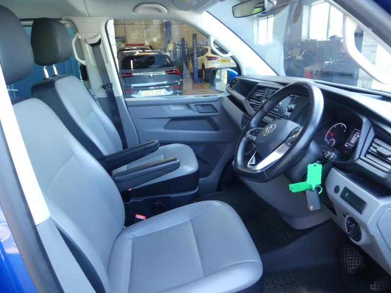 Volkswagen Transporter Shuttle Photo 74467696-cb03-4593-8461-bf3229c19eba.jpg