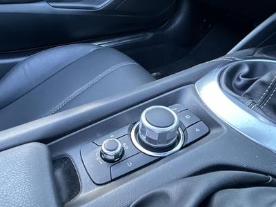 Mazda MX-5 Photo 16