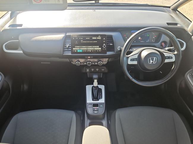 Honda Jazz Photo 747062cb-963d-45bc-b66b-e55e60f4f7c6.jpg