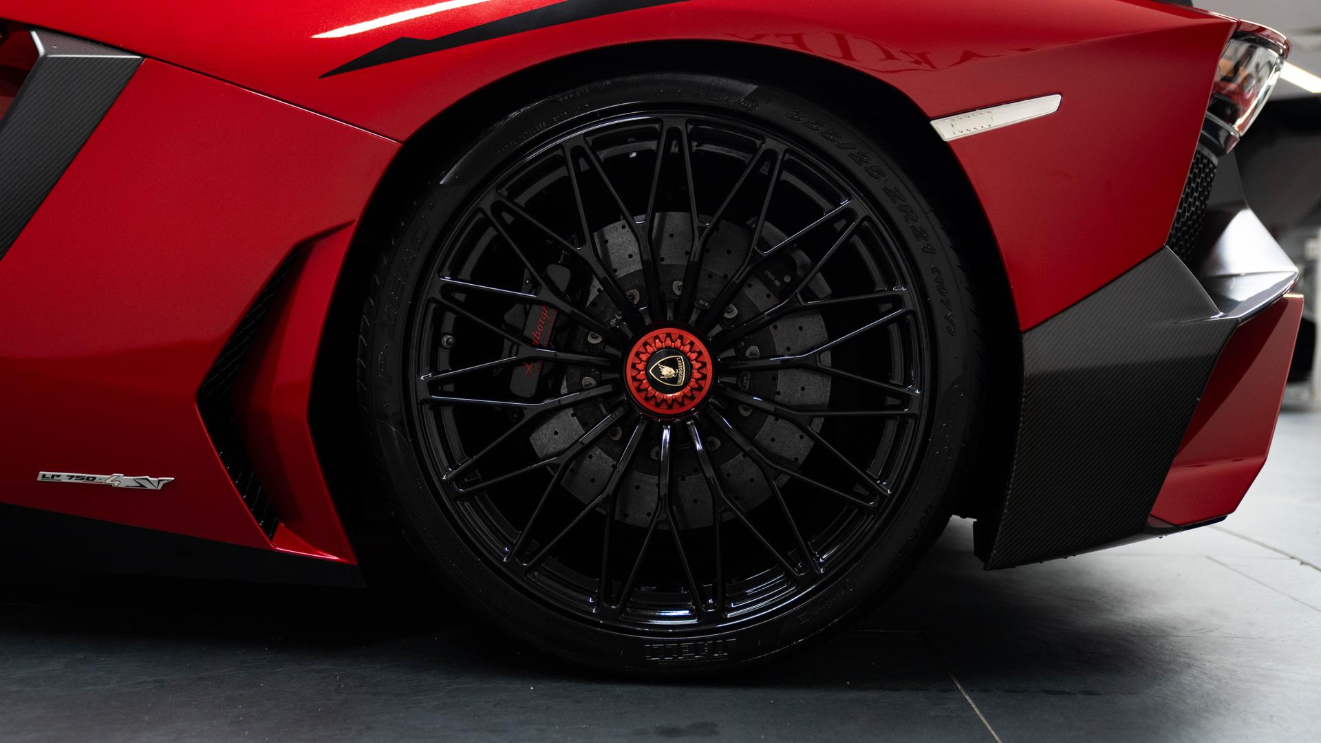 LAMBORGHINI Aventador Photo 7470baa0-61b9-4dd8-933b-760959af9159.jpg