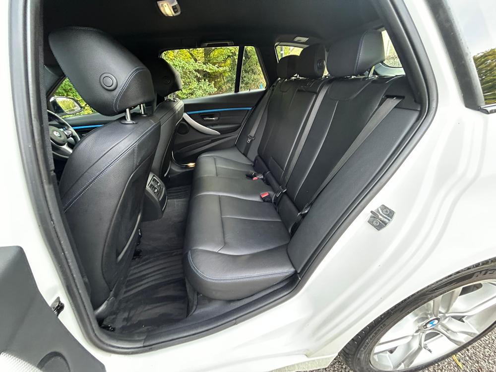 Used BMW 3 Series LJ68ODR 33