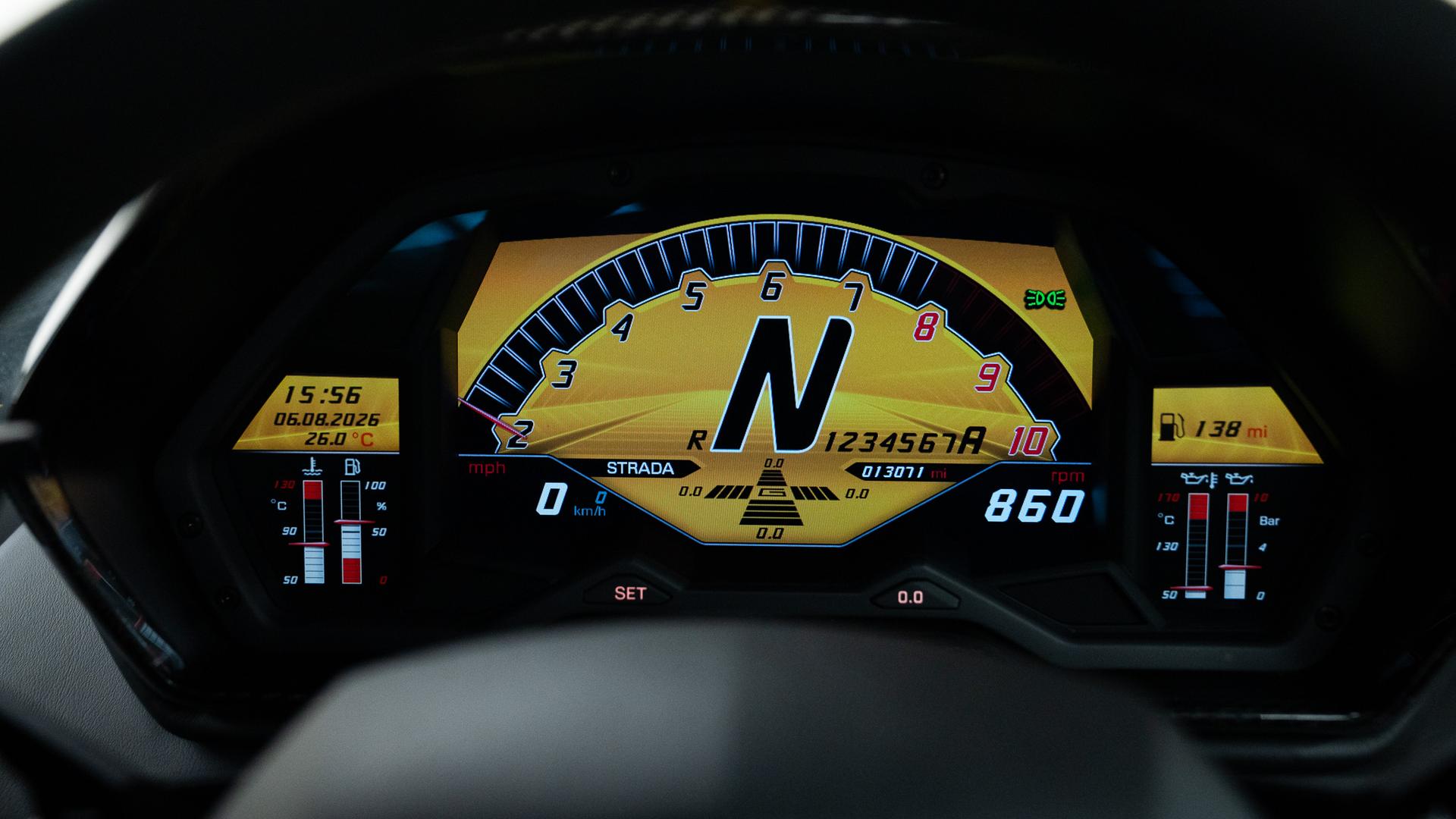LAMBORGHINI Aventador Photo 74773f7b-084e-4e2e-8fd7-181abf738f22.jpg