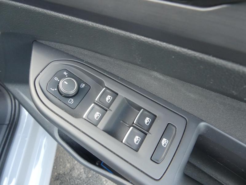 Volkswagen Golf Photo 747f8f87-00df-4d41-9b7c-c09903c5b253.jpg