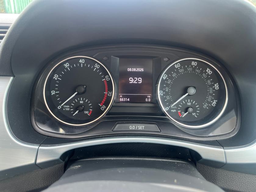 Skoda Fabia Photo 749b0c49-af95-4c62-a942-f64c2d574a22.jpg