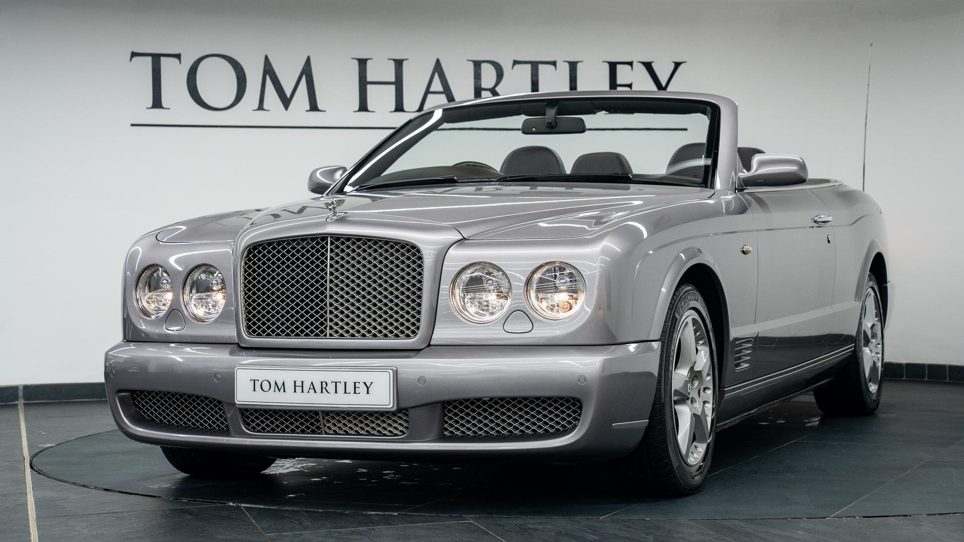 Bentley Azure Photo 74ab34b9-755f-4fff-9b68-ea8fd8c5c10f.jpg