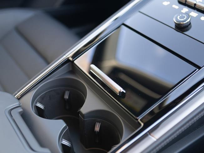 PORSCHE Panamera Photo 27