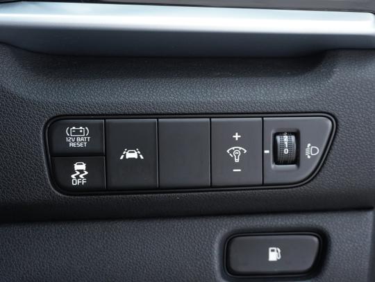 Kia Niro Photo 74b6eea0-c4ce-45c6-b72b-8ad8dcdca32a.jpg