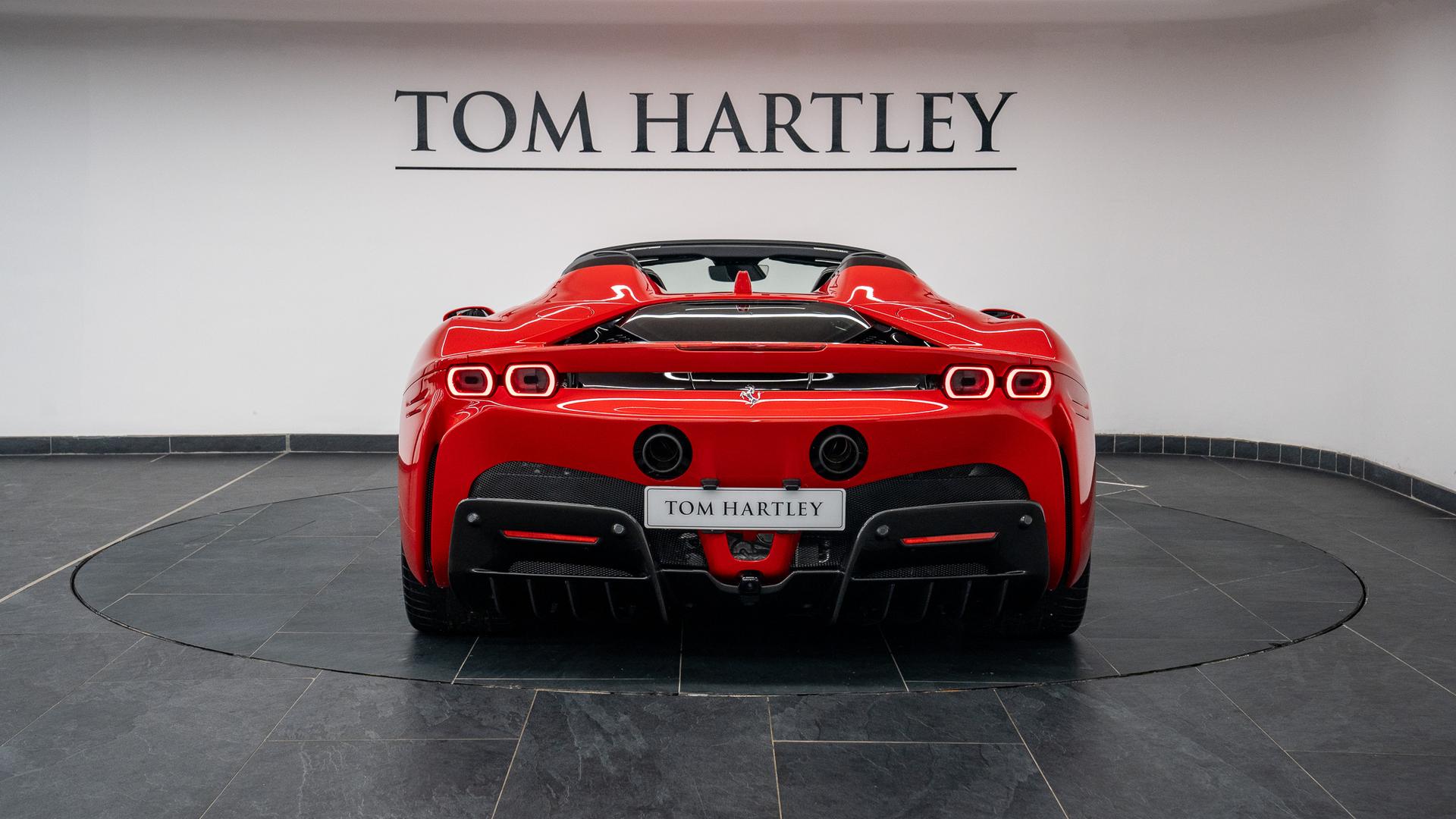 Ferrari SF90 Photo 74bad7cb-086f-44e7-a867-e986f0d17e2c.jpg