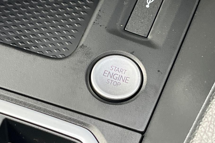 Used Ford TRANSIT CONNECT 18/N125937 16